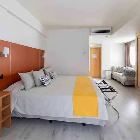 Oasis Plaza Hotel 3*