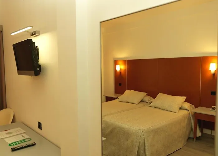 Oasis Plaza 3*