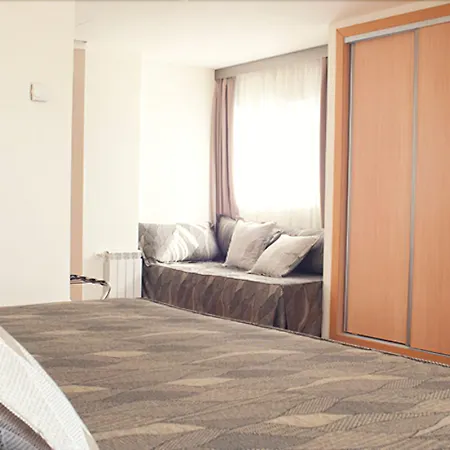 Oasis Plaza 3*