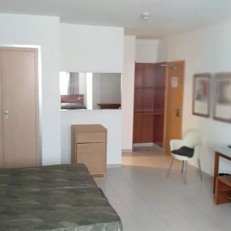 Oasis Plaza فندق بينايدورم