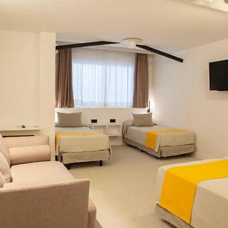 Oasis Plaza فندق بينايدورم