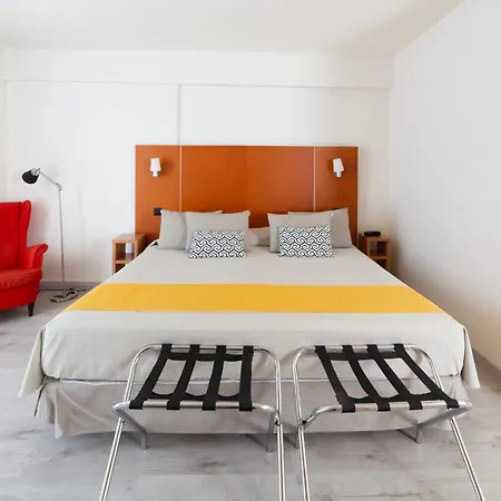 Hotel Oasis Plaza 3*