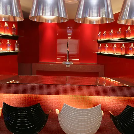 Oasis Plaza بينايدورم