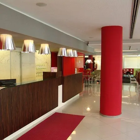 绿洲广场酒店 3* 貝尼多姆