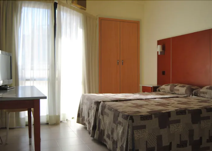 Hotel Oasis Plaza 3*